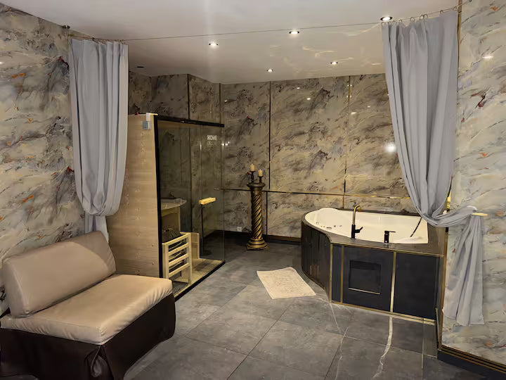 👑 Suite Royale